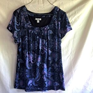 Croft And Barrow Women's Blouse - Navy and Lavender Paisley